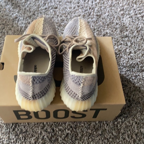 Adidas Yeezy Boost 350 - Picture 4 of 6